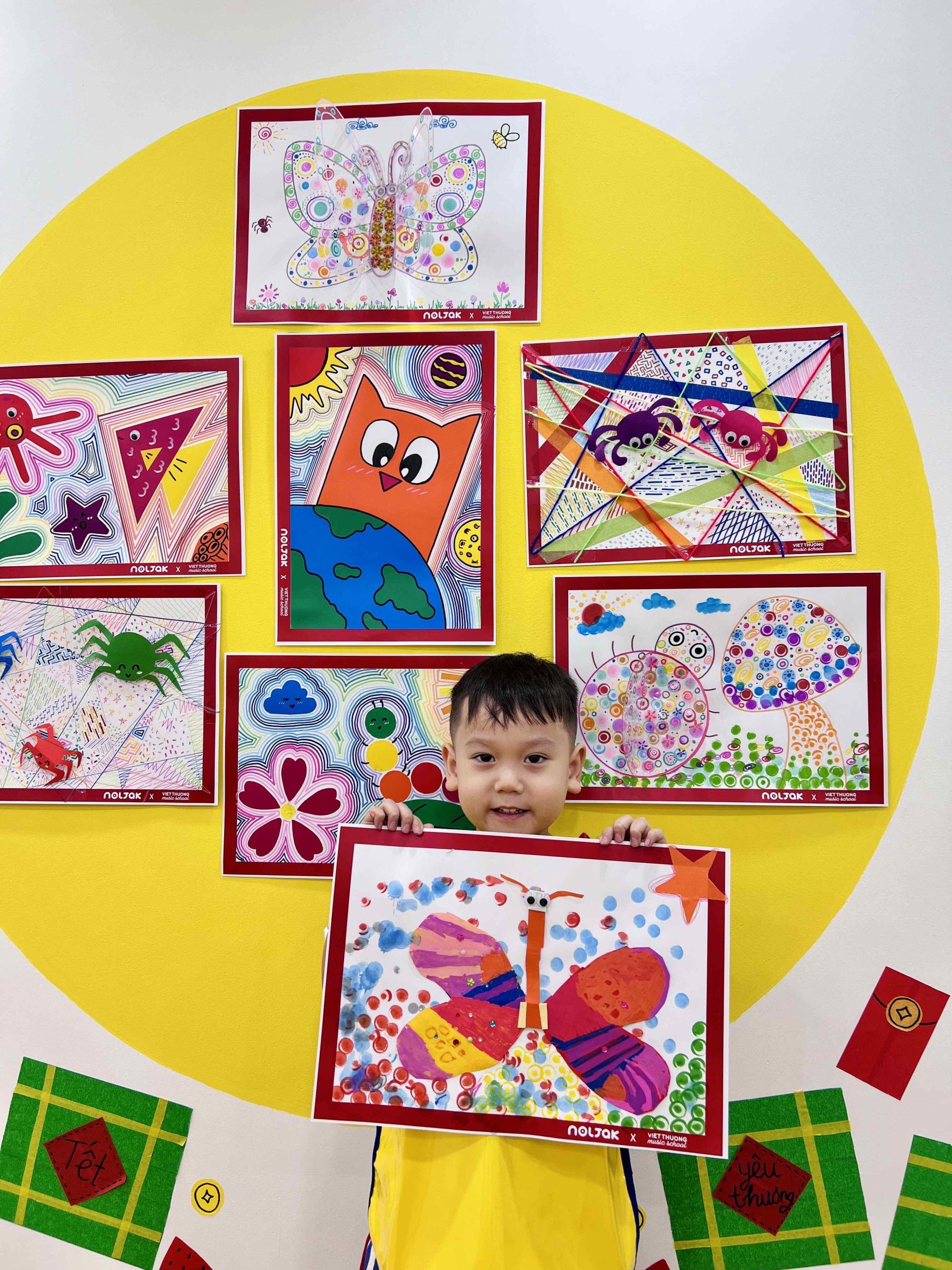 Bin làm mọi người bất ngờ với cách biến những hình trái tim thành bạn bướm rất sáng tạo.