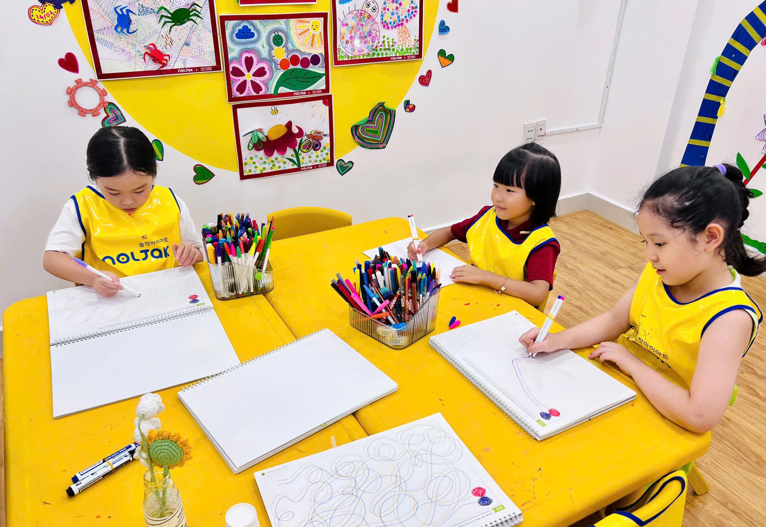 ? XÉ DÁn ĐƯỜng Cong – Tranh VẼ TỪ NhỮng MẢnh NhỎ ?