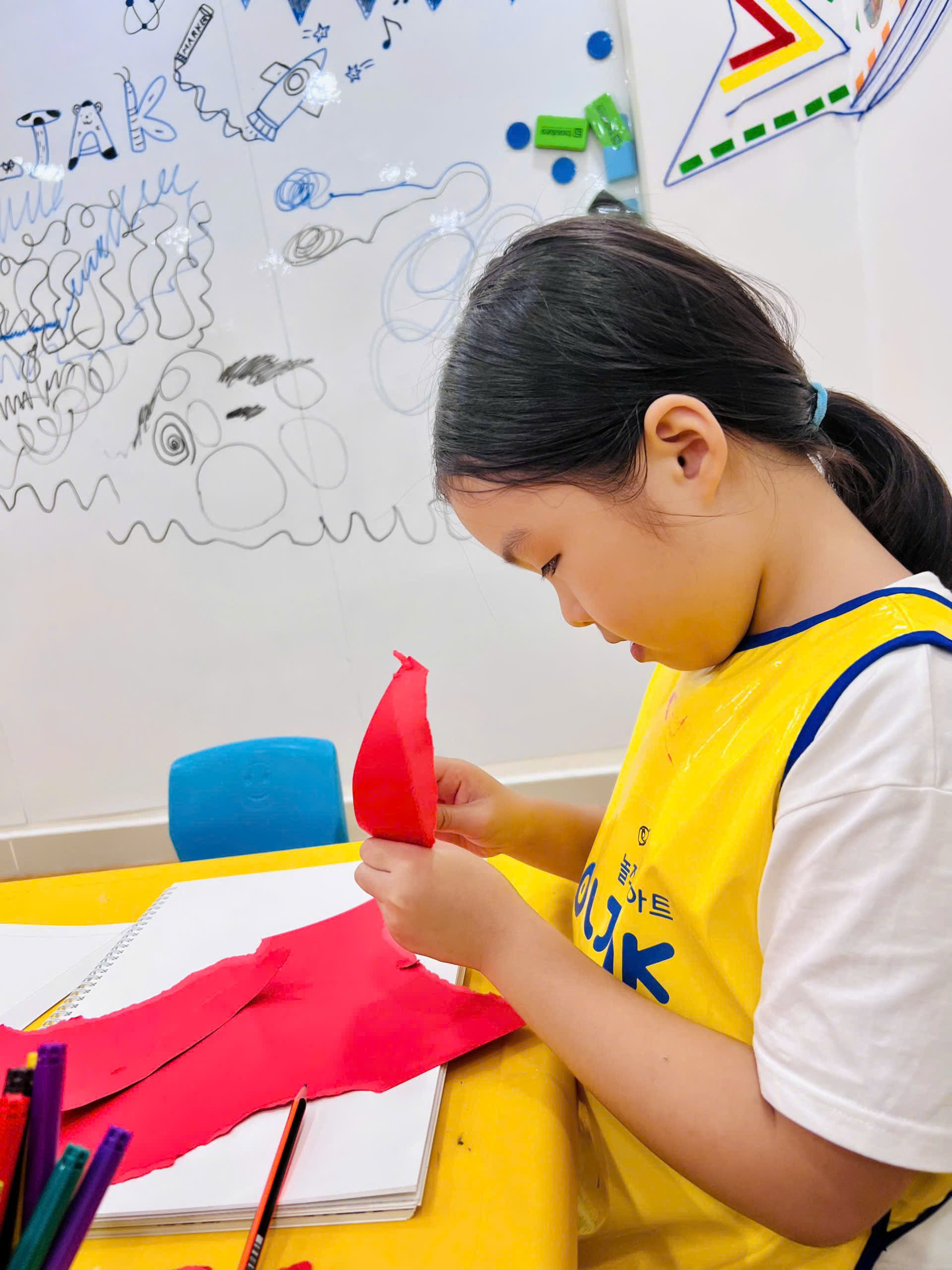 ? XÉ DÁn ĐƯỜng Cong – Tranh VẼ TỪ NhỮng MẢnh NhỎ ?