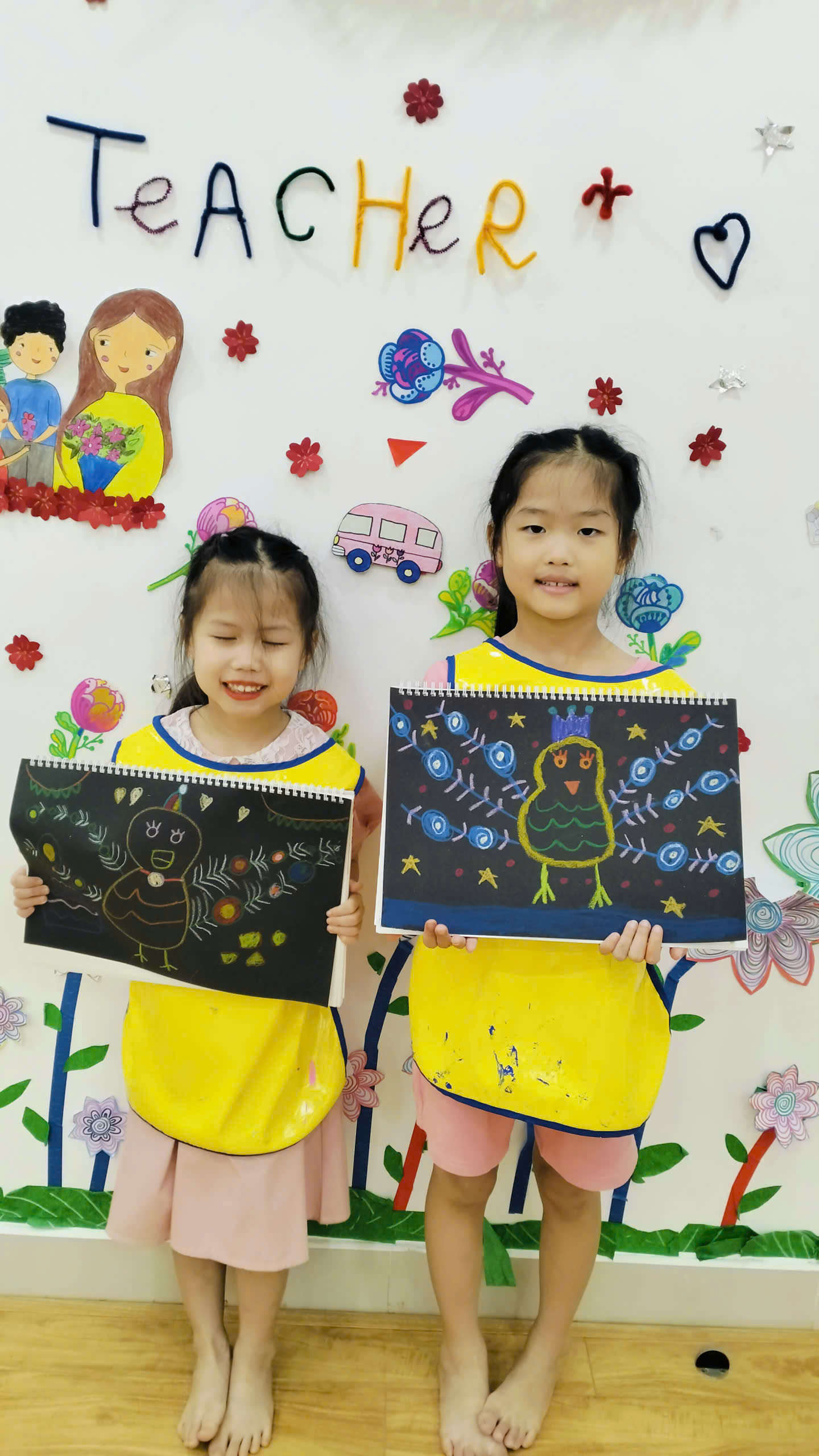 ĐuÔi CÔng VÀ NhỮng MẢng MÀu LẤp LÁnh 🦚