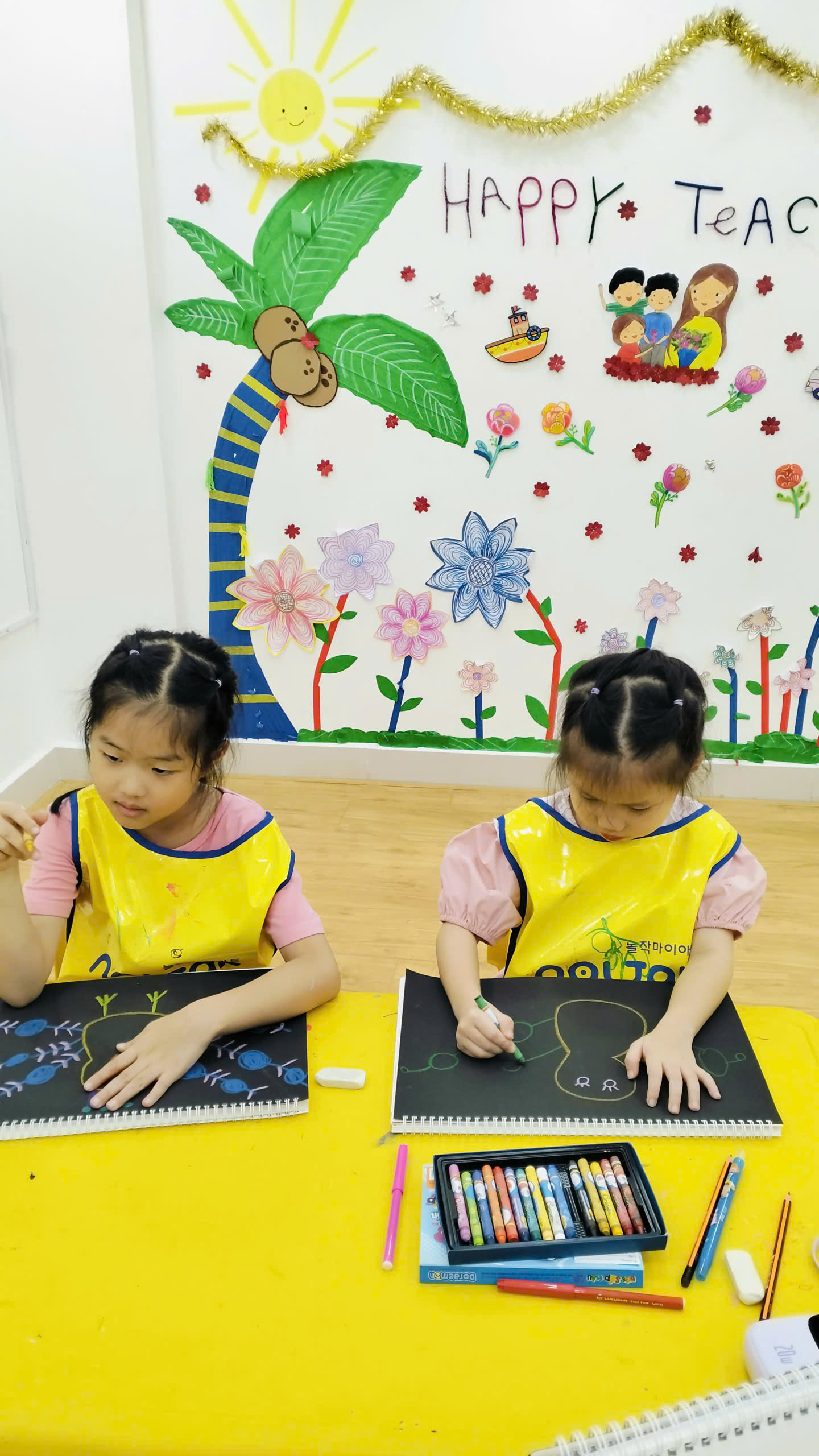 ĐuÔi CÔng VÀ NhỮng MẢng MÀu LẤp LÁnh 🦚