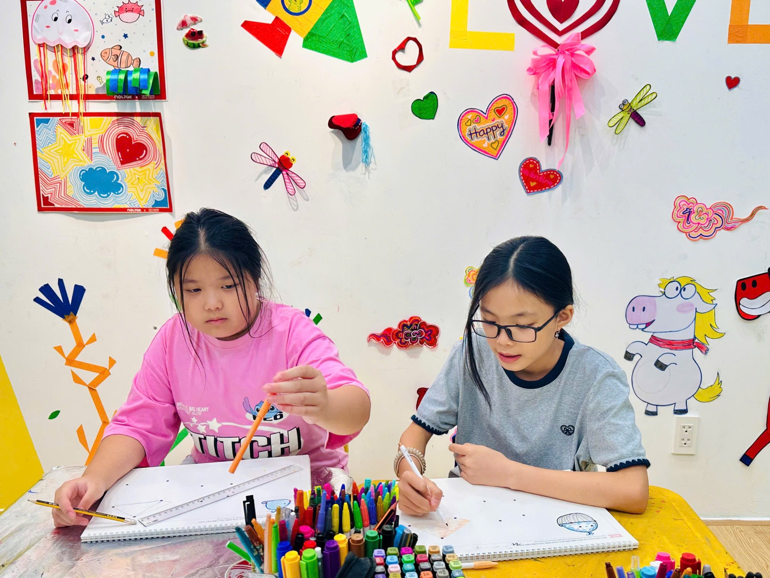 Bùng Nổ Màu Sắc Cùng Phong Cách Pop Art