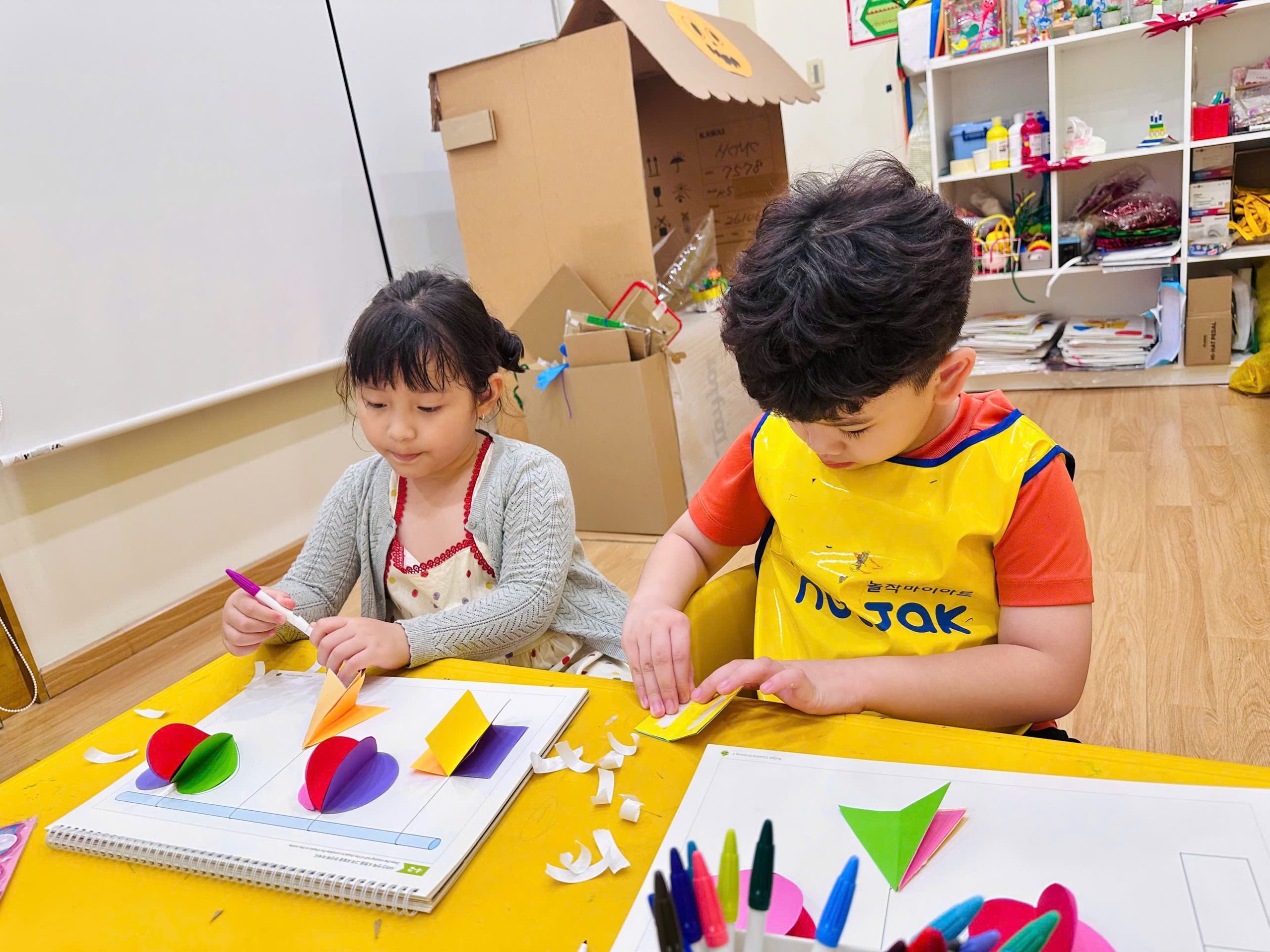 Từ Hình Cơ Bản đến Tranh 3d – Khi Trang Giấy Trở Nên Sống động