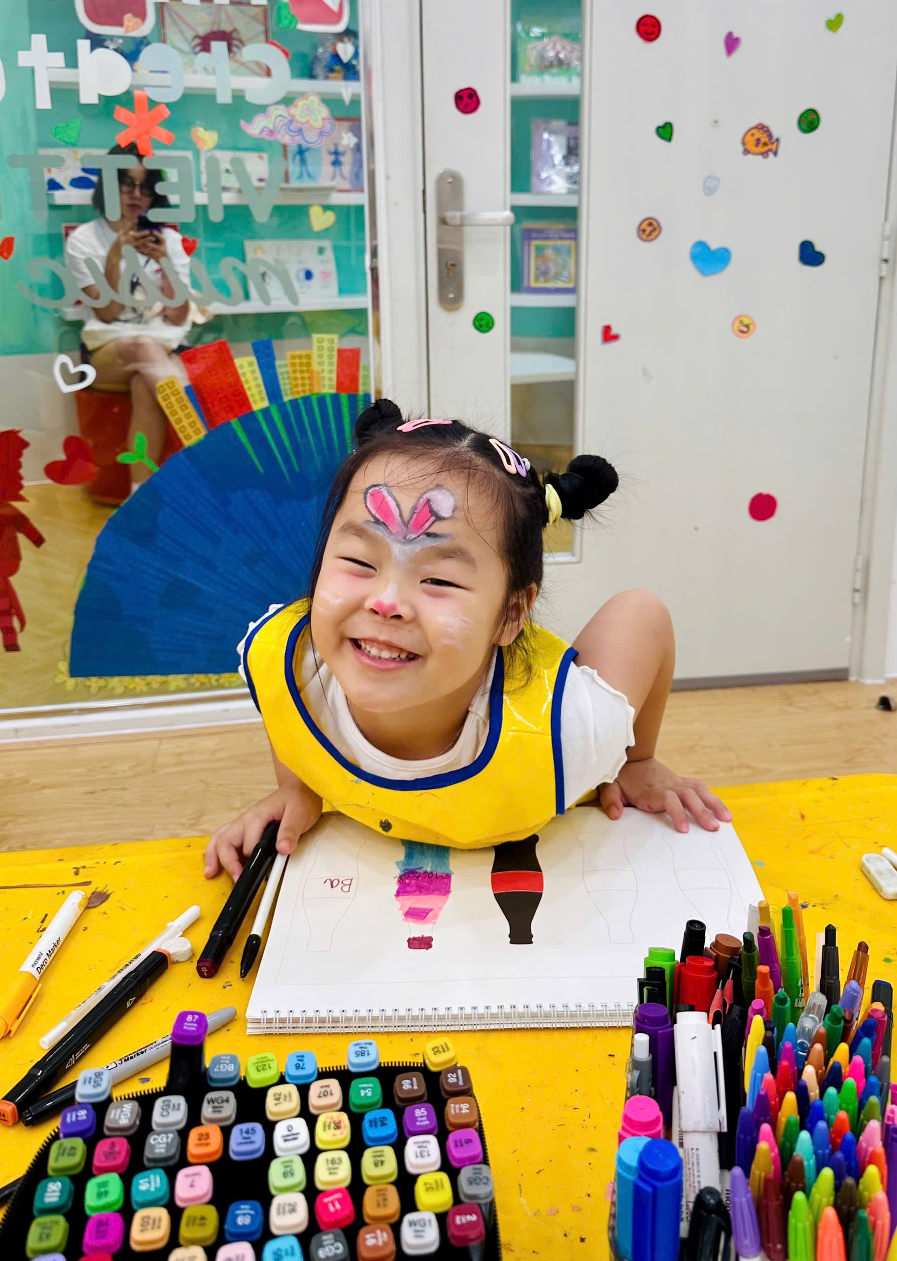 Thiết Kế Lon Nước Ngọt Của Riêng Mình – Học Vẽ Mà Vui Như Mở Tiệc 🥤✨