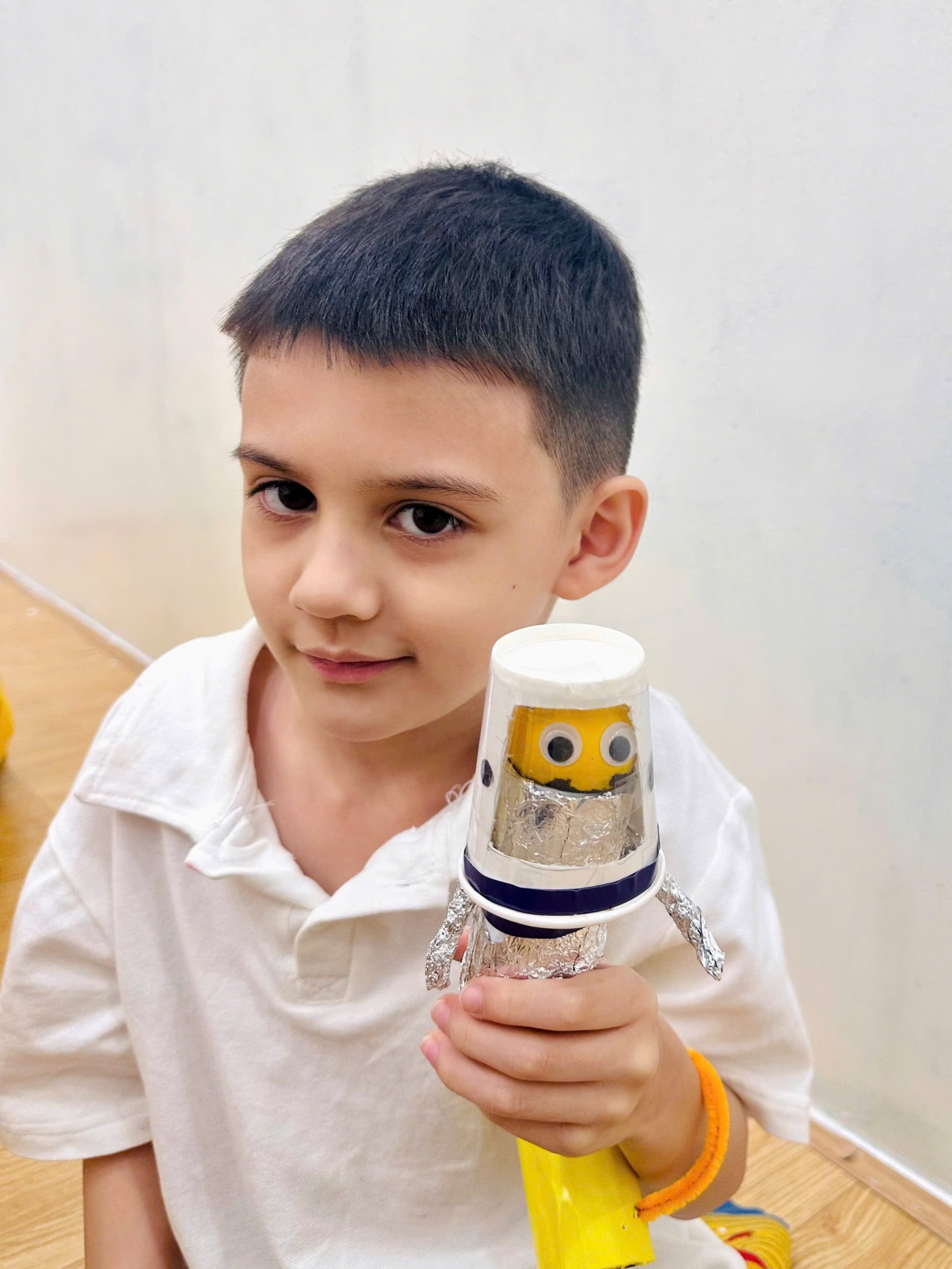 Từ ống Giấy đến Thế Giới Tưởng Tượng