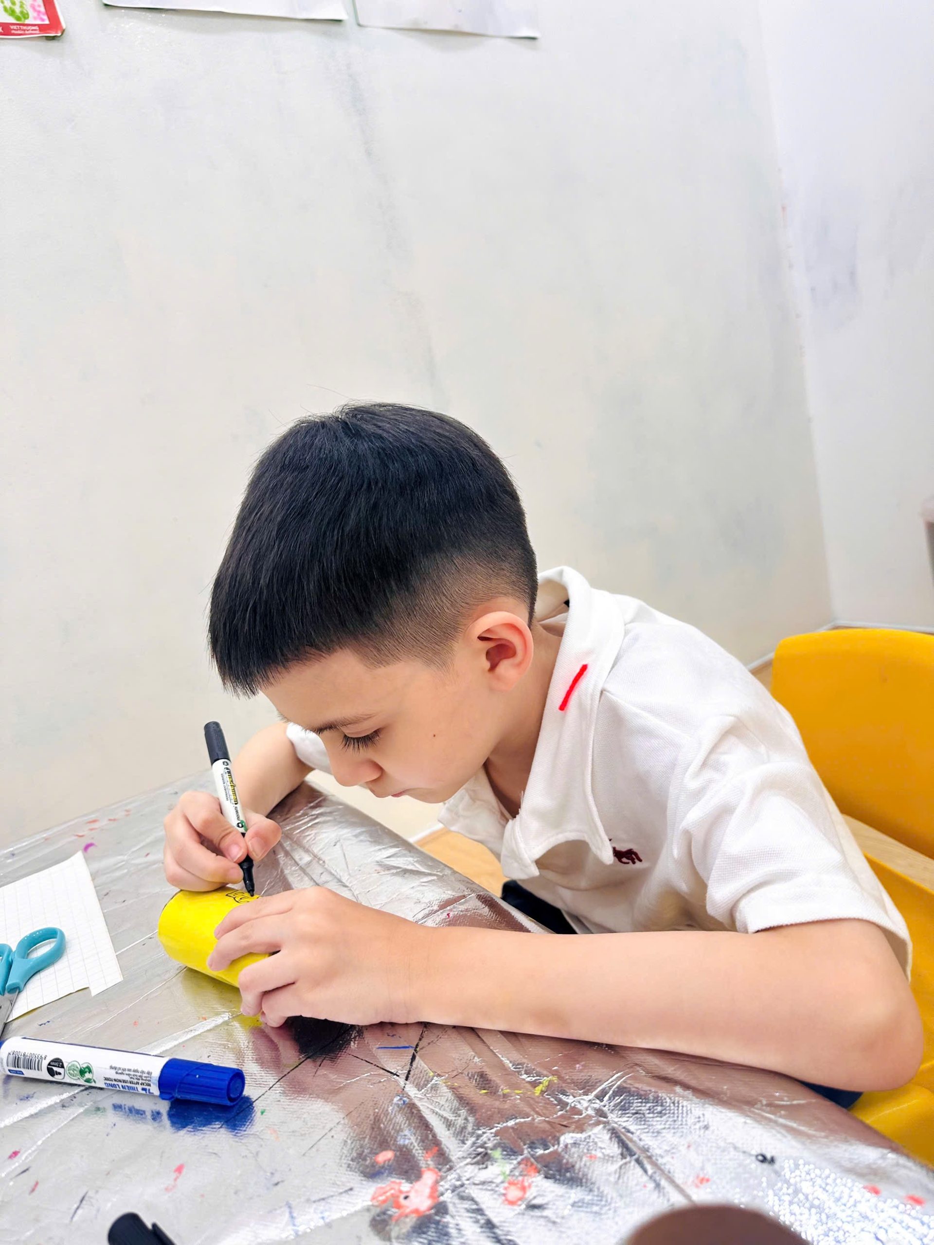 Từ ống Giấy đến Thế Giới Tưởng Tượng