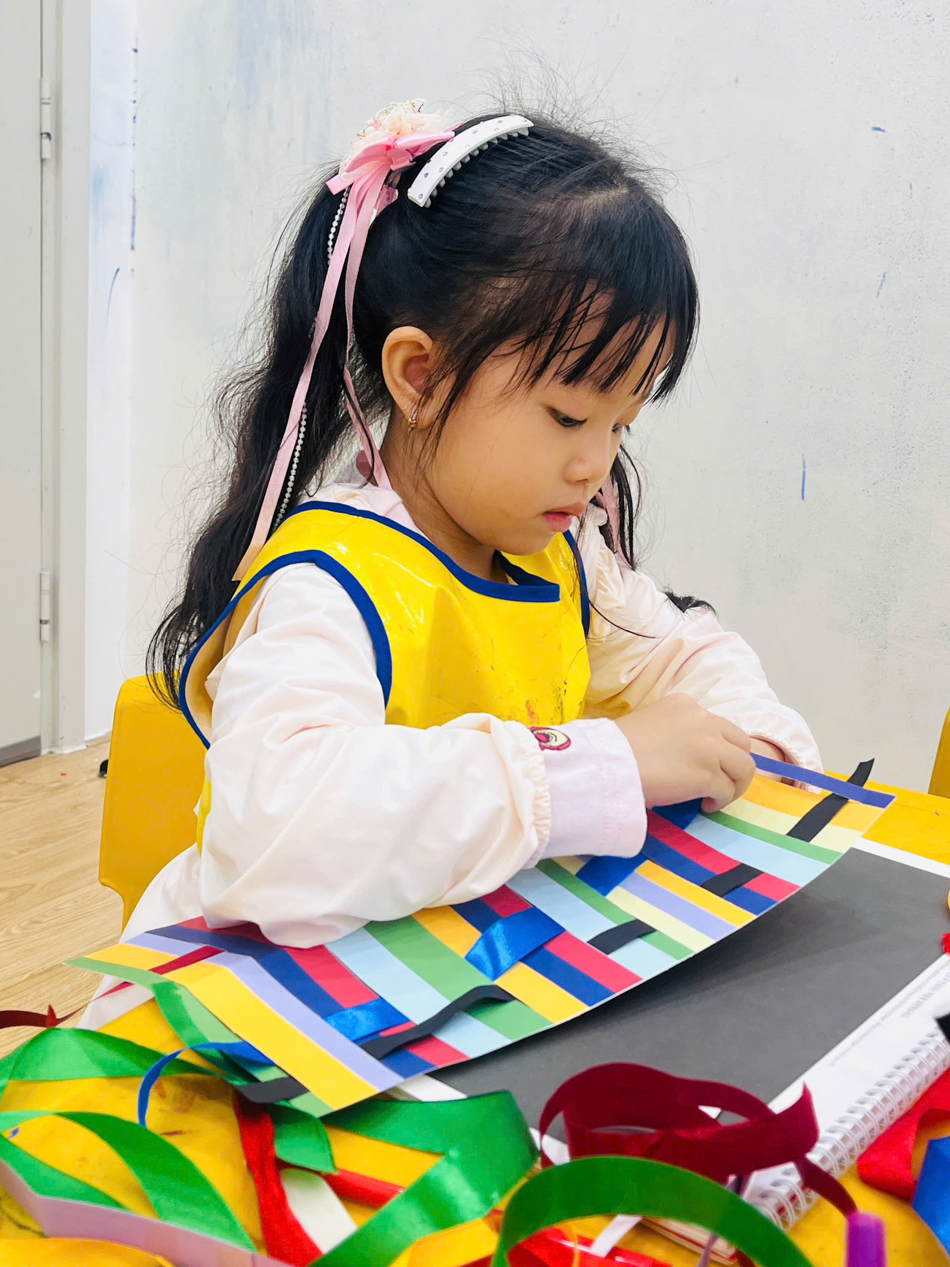 Nghệ Thuật đa Giác Quan: Khi Trẻ Học Bằng Mắt, Tay Và Chuyển động