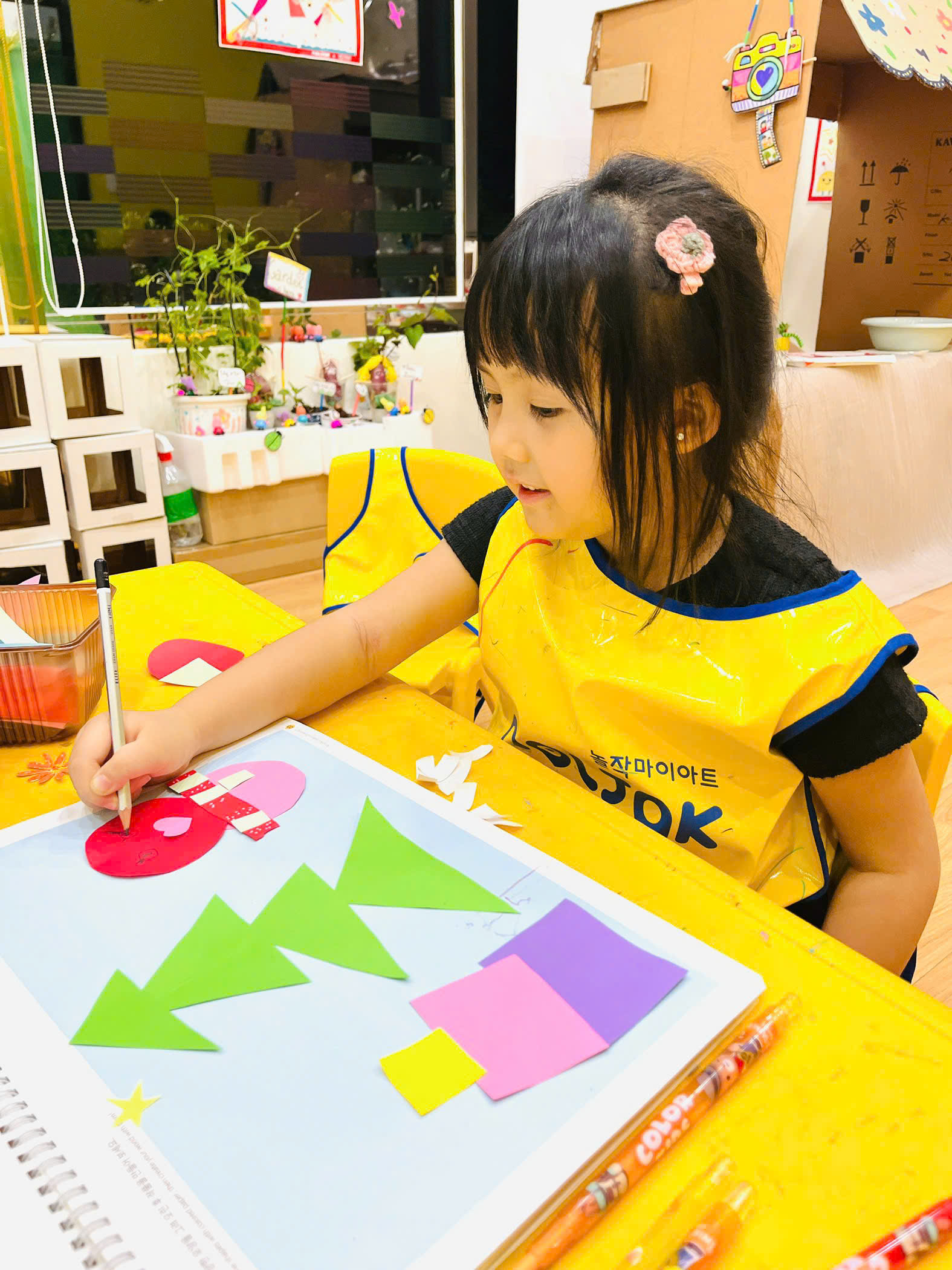 Alina VÀ ThẾ GiỚi ĐƯỢc TẠo NÊn TỪ NhỮng HÌnh KhỐi NhỎ