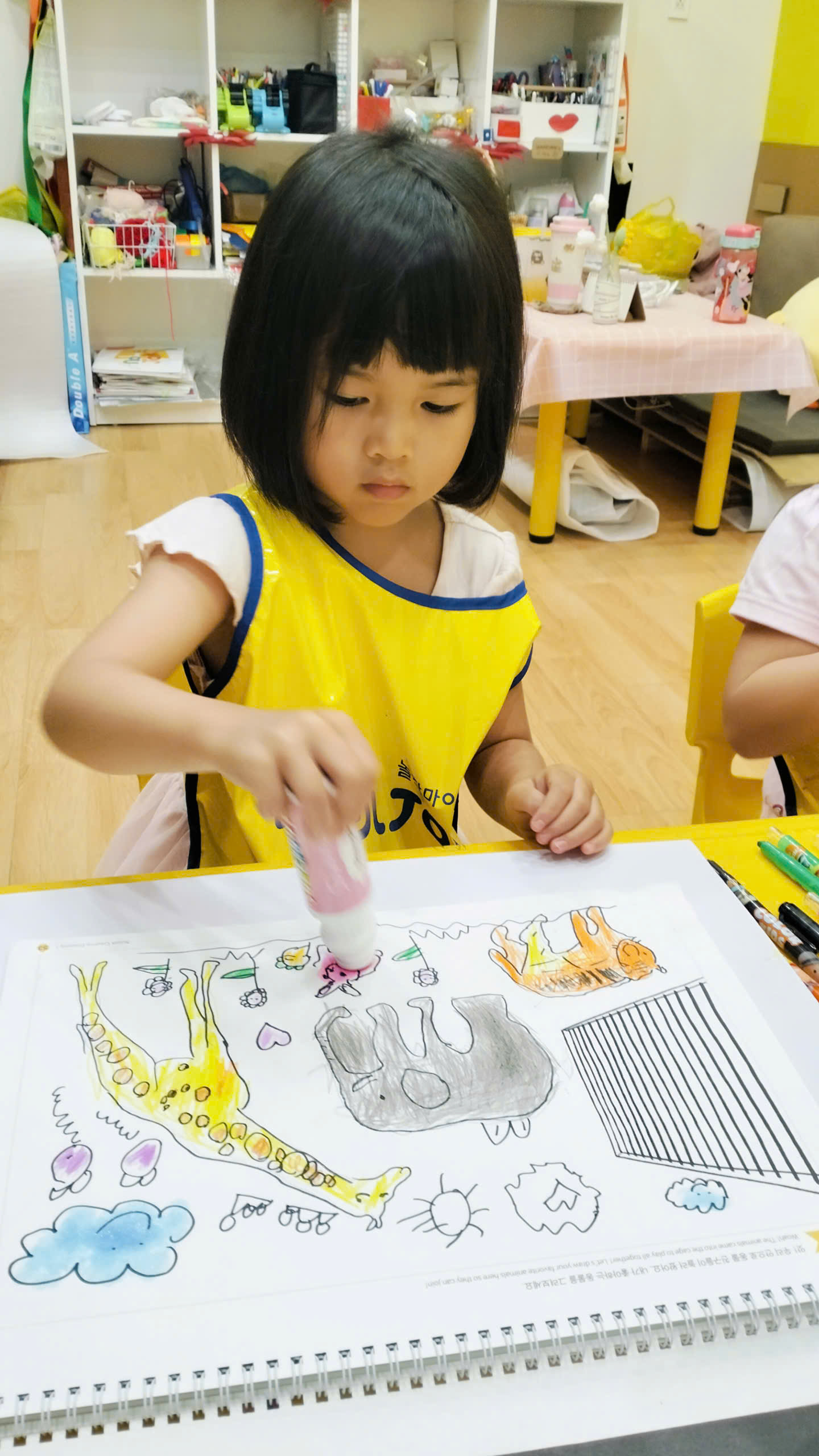 NhỮng BẠn ThÚ SẮc MÀu