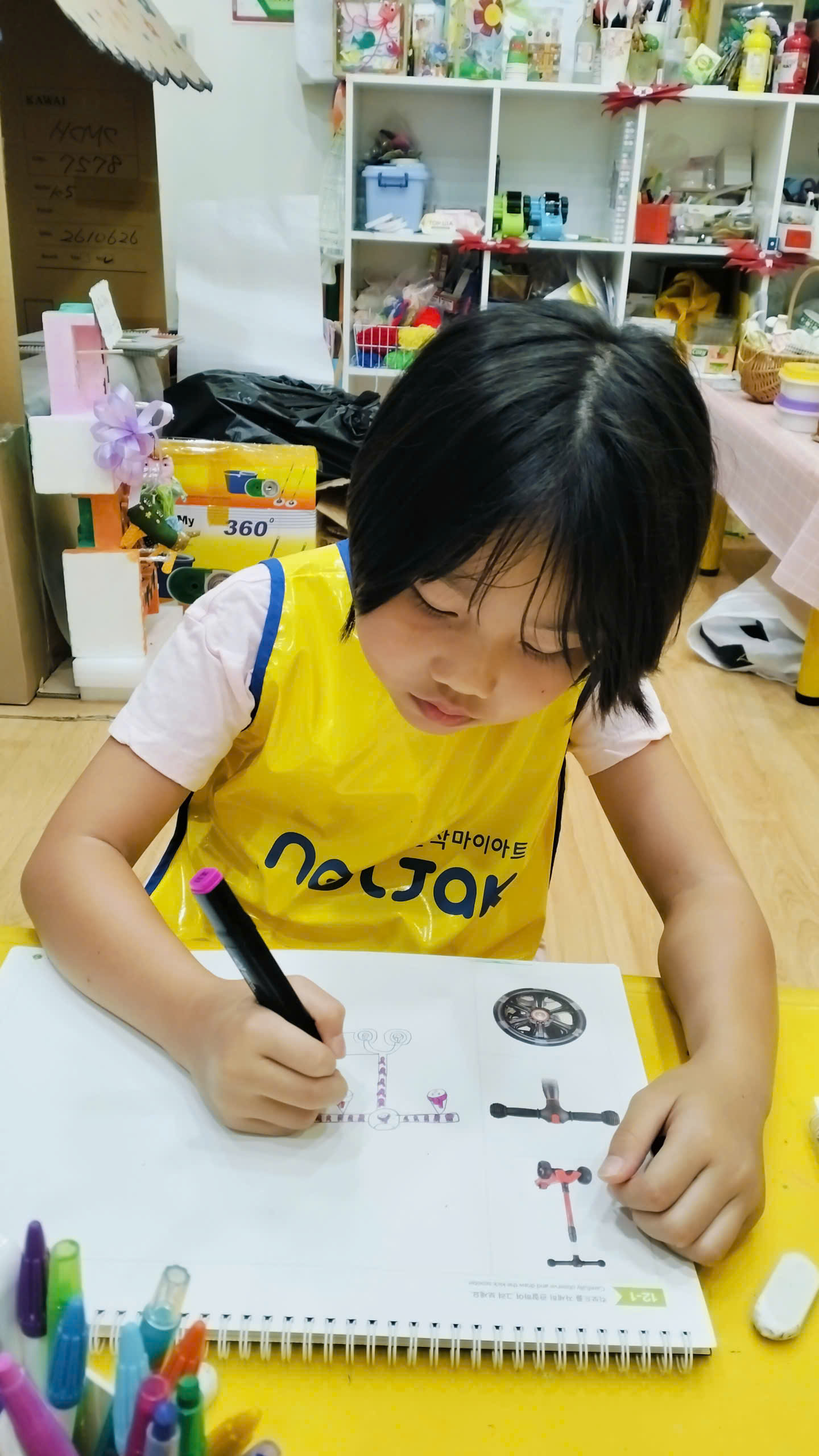 🎨 HỌa SĨ NhÍ VÀ ChiẾc Scooter Trong MƠ