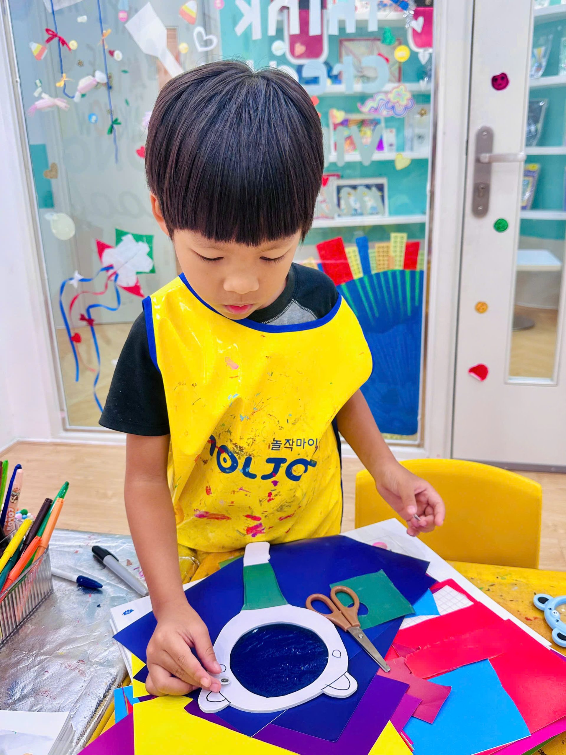 KhÁm PhÁ ThẾ GiỚi Qua ChiẾc KÍnh LÚp
