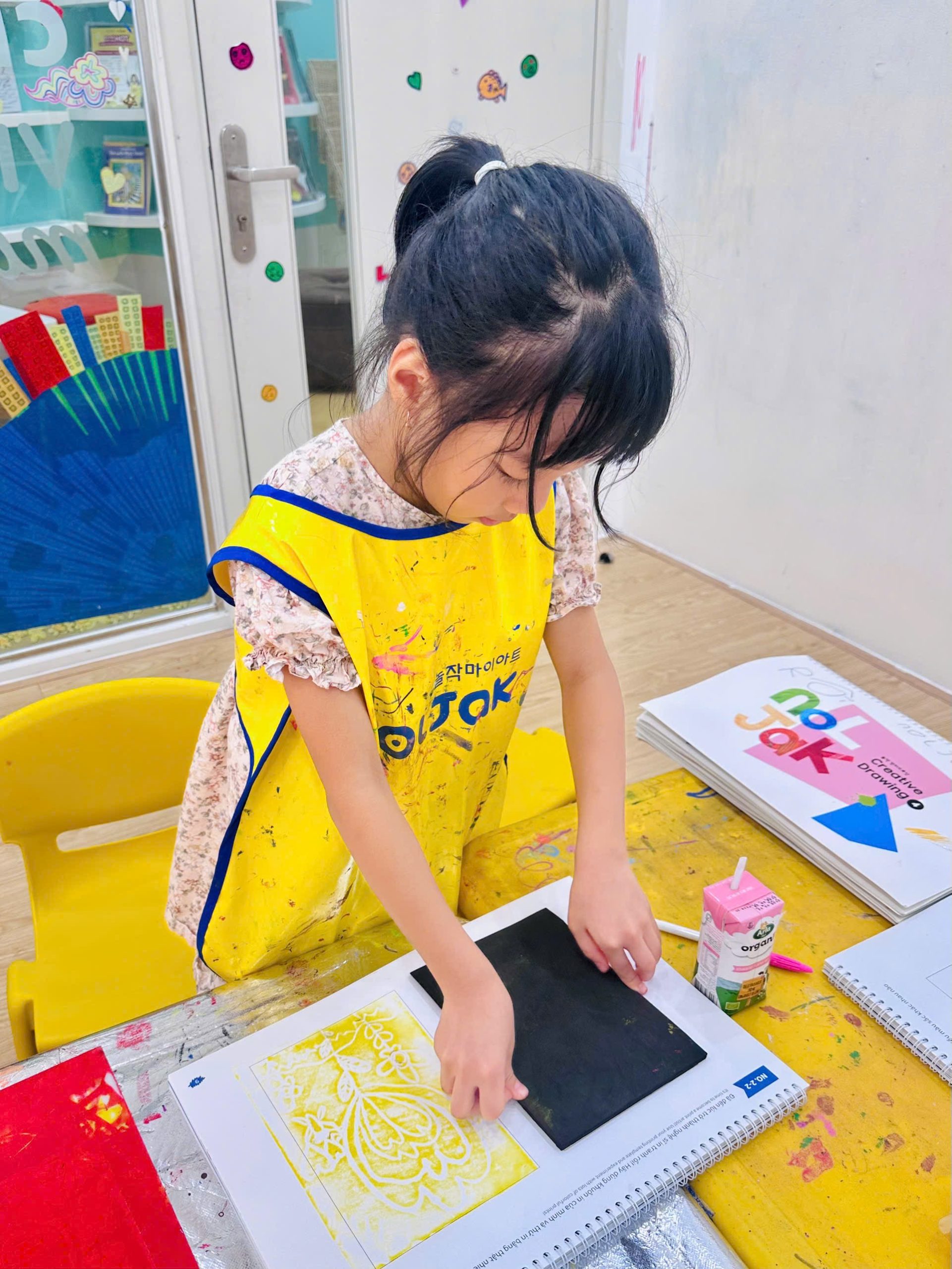 Khám Phá Nghệ Thuật Tranh In Cùng Những Họa Sĩ Nhí