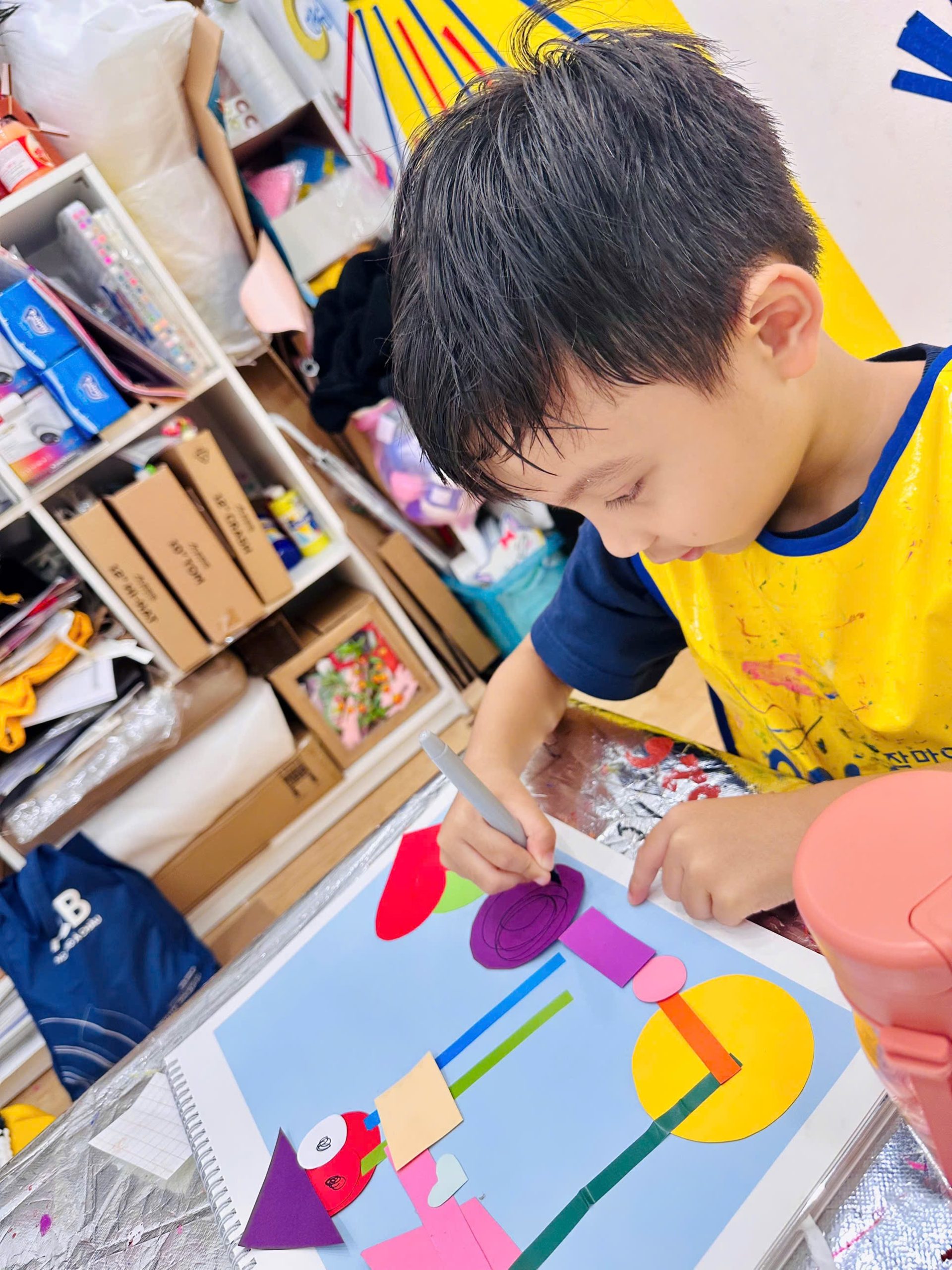 Sáng Tạo Muôn Vàn Bức Tranh Từ Những Sticker Hình Cơ Bản