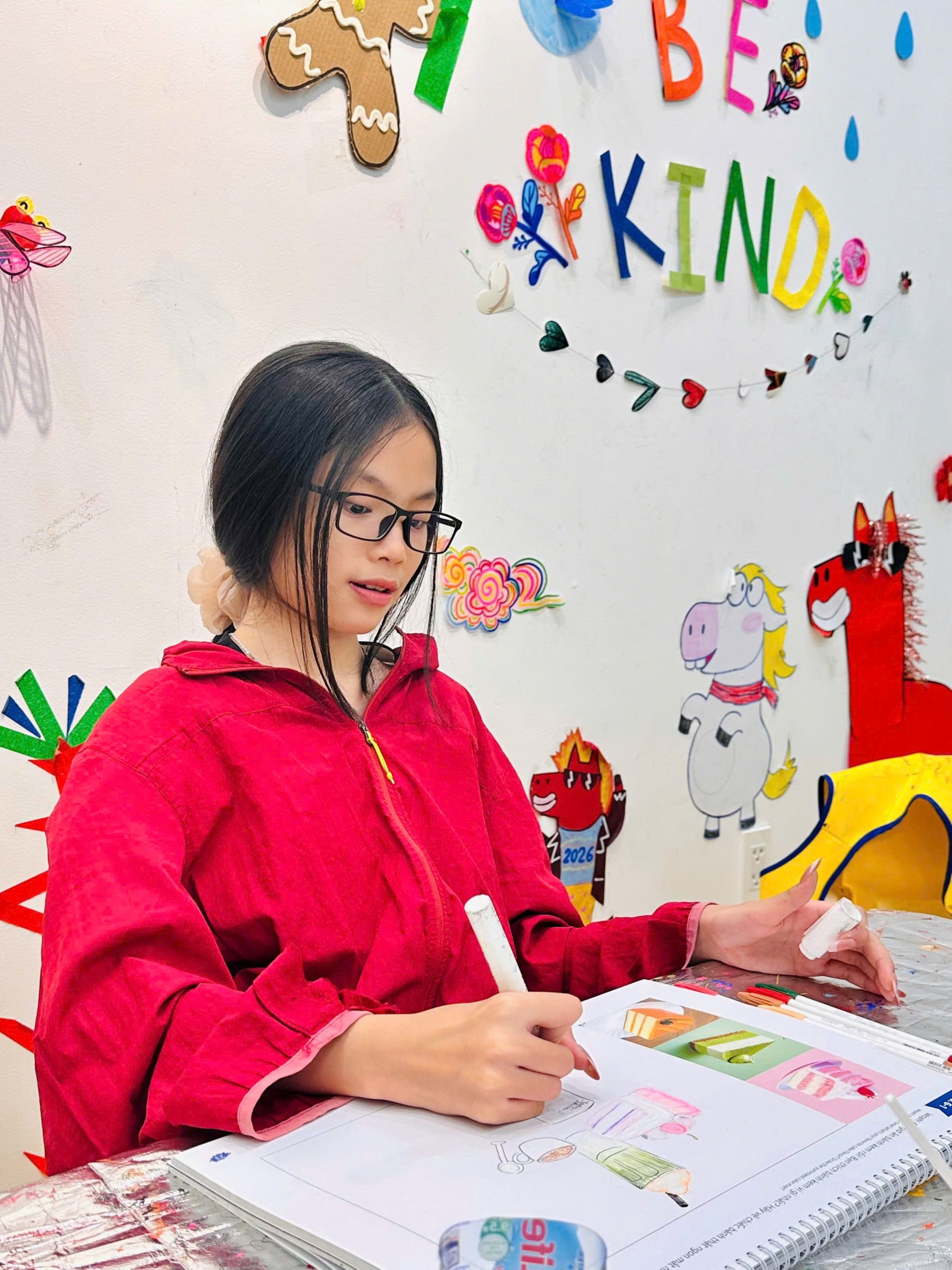 Chiếc Bánh Kem Ngọt Ngào Qua Nét Vẽ Của Bé