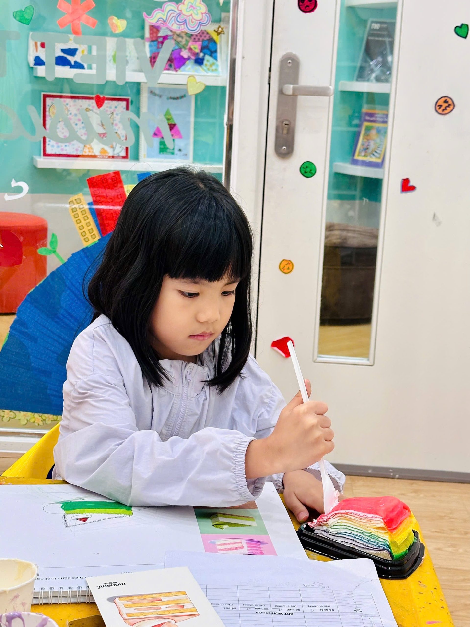 Chiếc Bánh Kem Ngọt Ngào Qua Nét Vẽ Của Bé