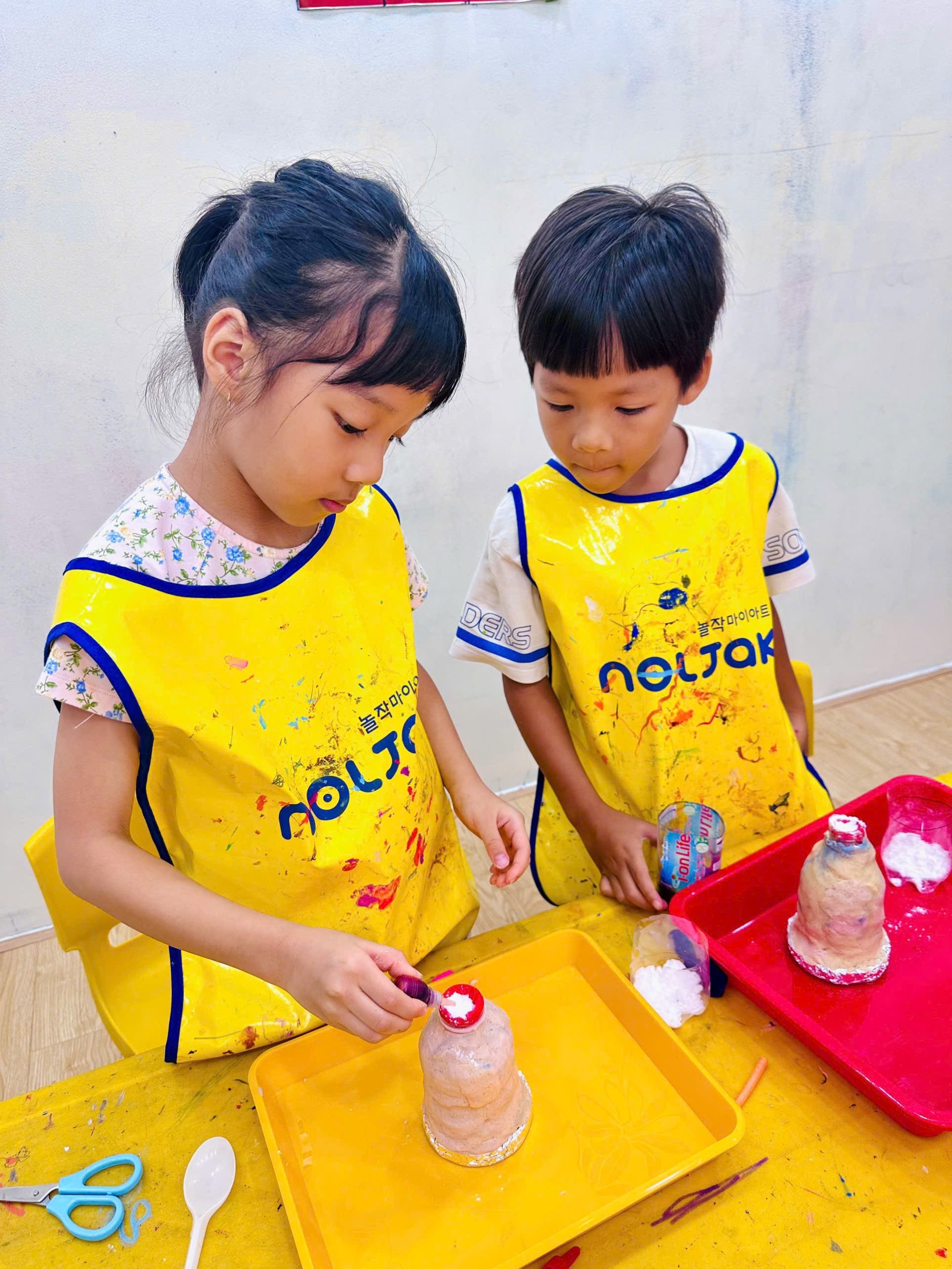 Khám Phá Núi Lửa Cùng Thí Nghiệm Phun Trào Kỳ Thú