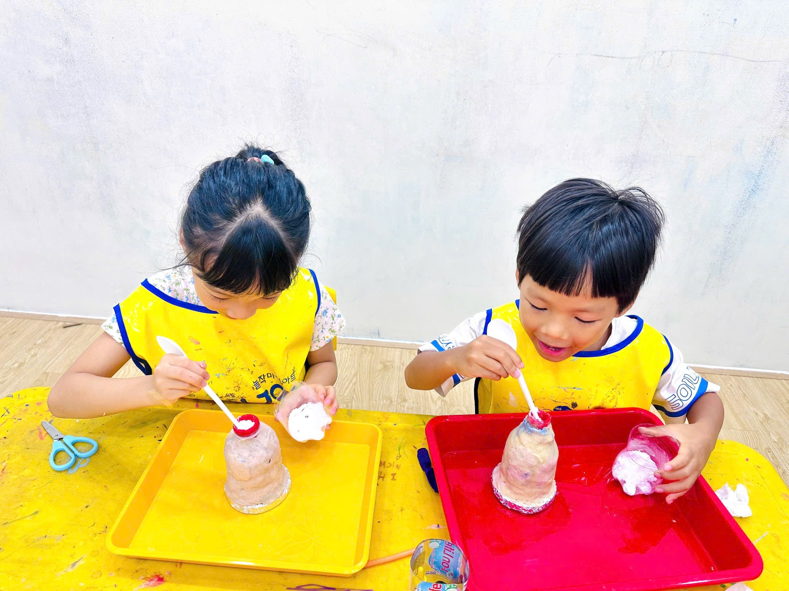 Khám Phá Núi Lửa Cùng Thí Nghiệm Phun Trào Kỳ Thú