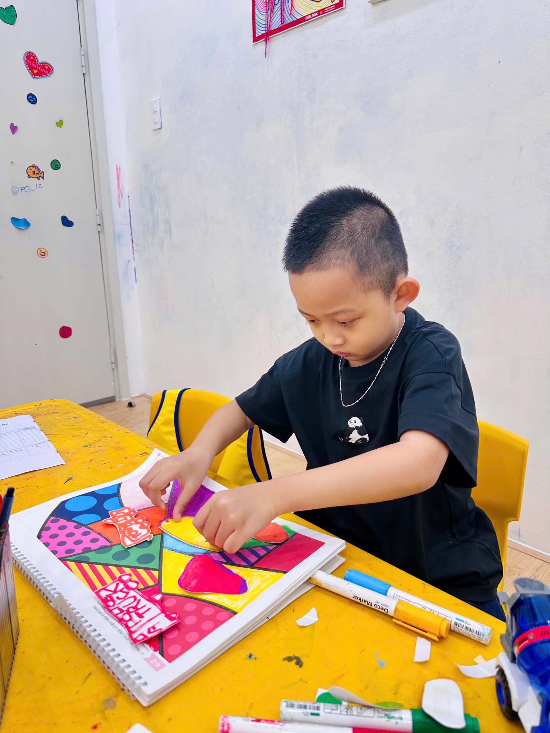 Sắc Màu Rực Rỡ Cùng Nghệ Thuật Pop Art