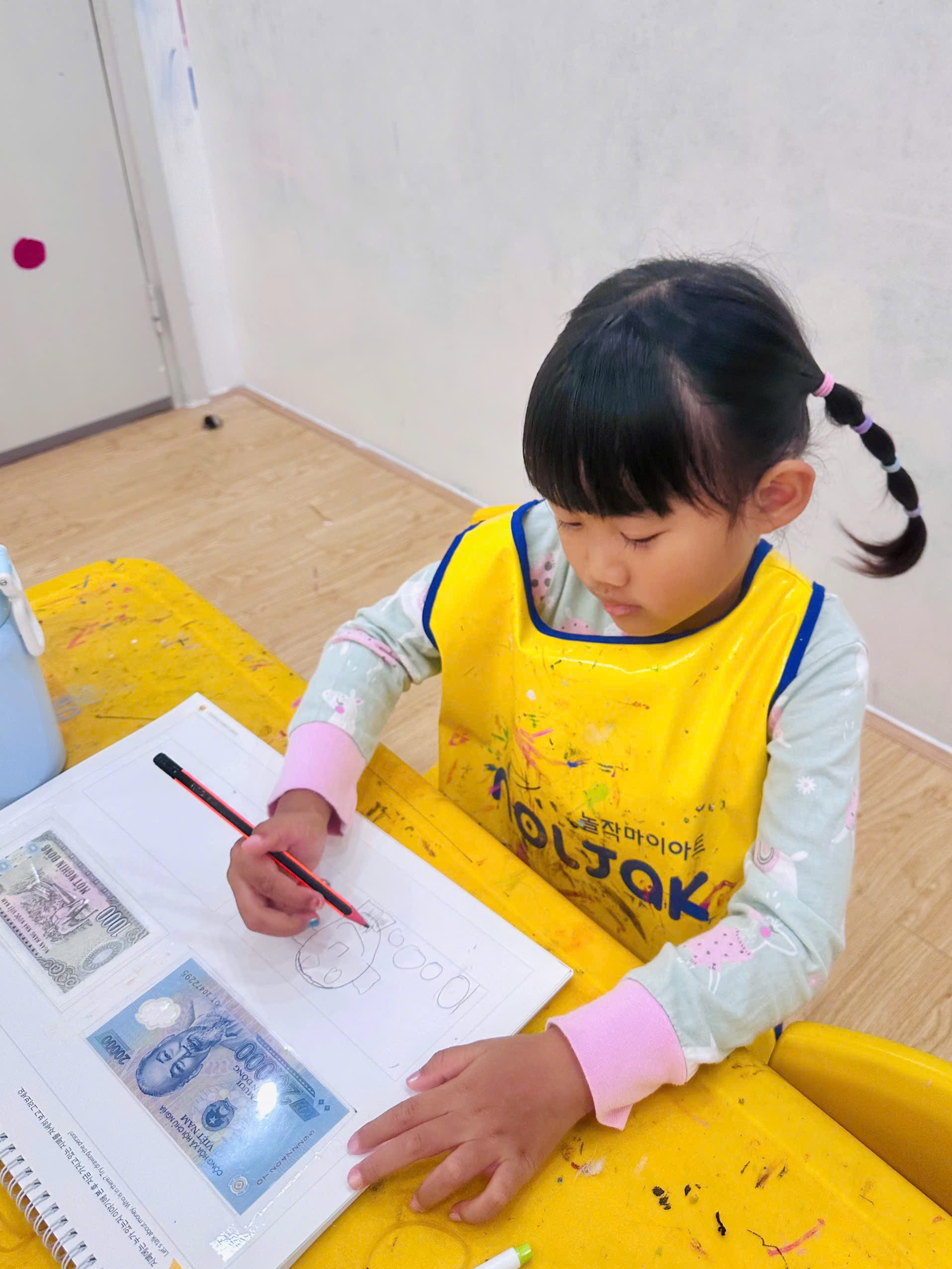 Khám Phá Tiền Việt Nam Qua Hội Họa