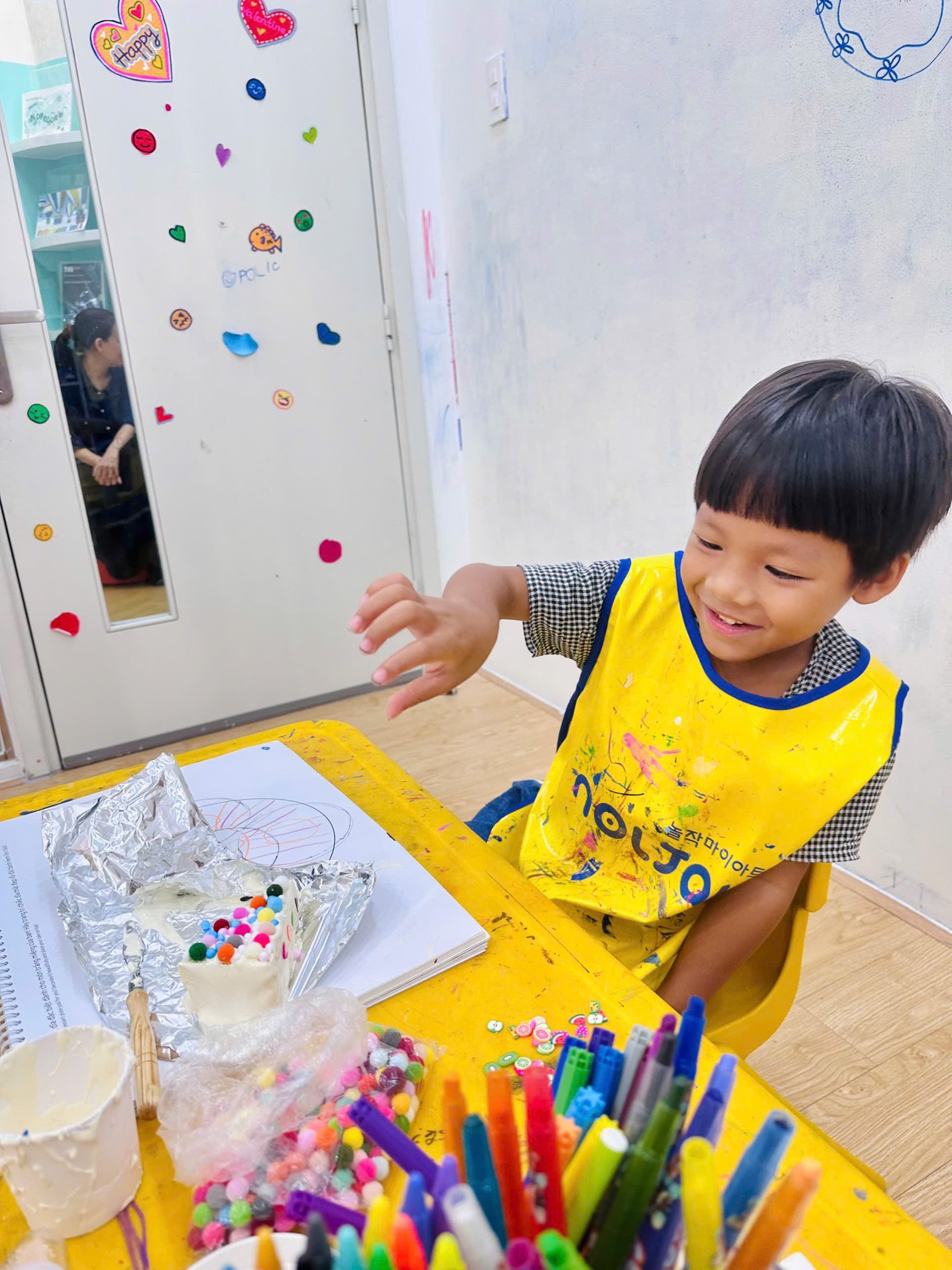Quan Sát Chiếc Bánh Kem