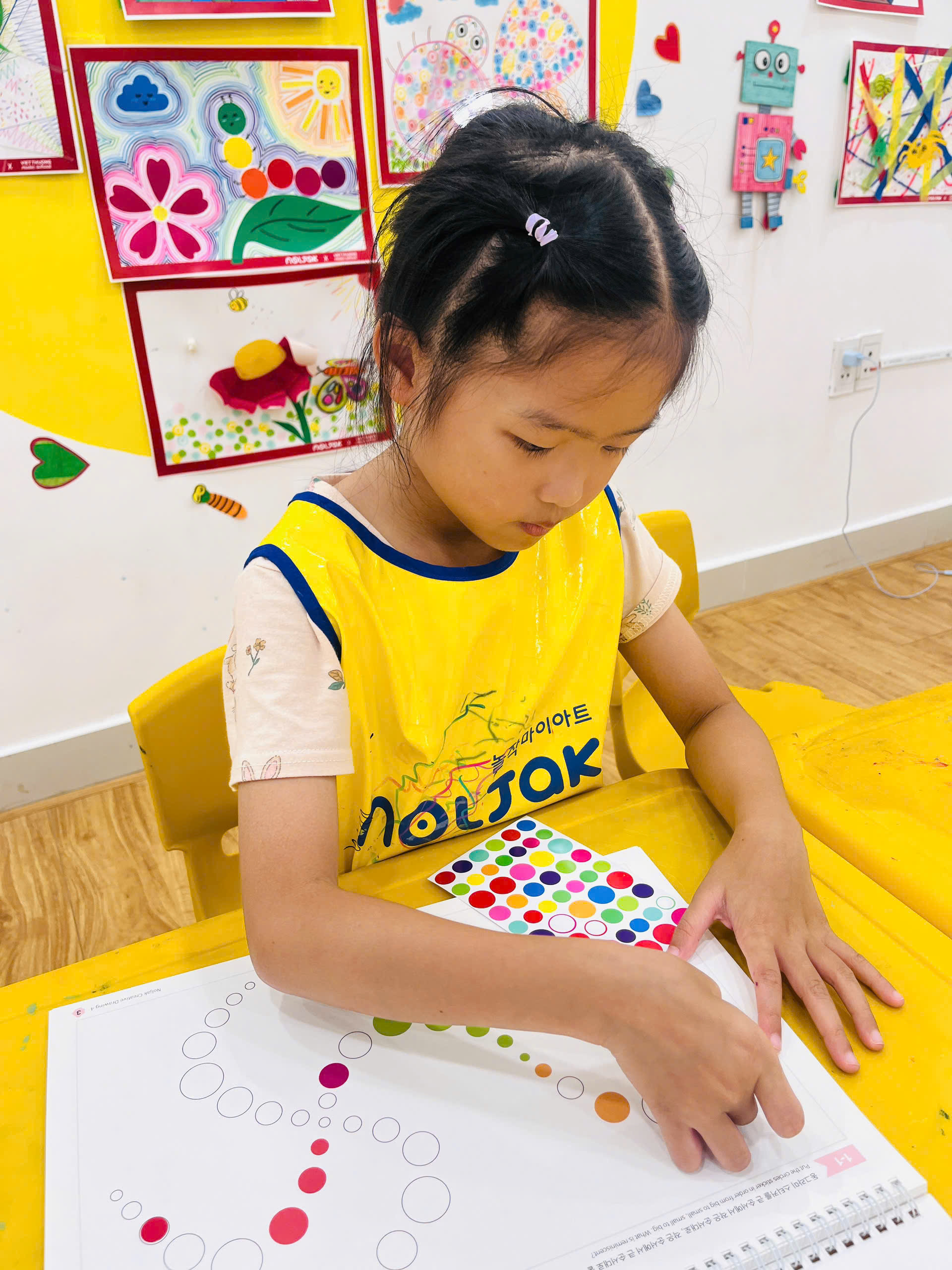 Minh PhƯƠng – KhÁm PhÁ Ảo GiÁc Qua NhỮng HÌnh TrÒn