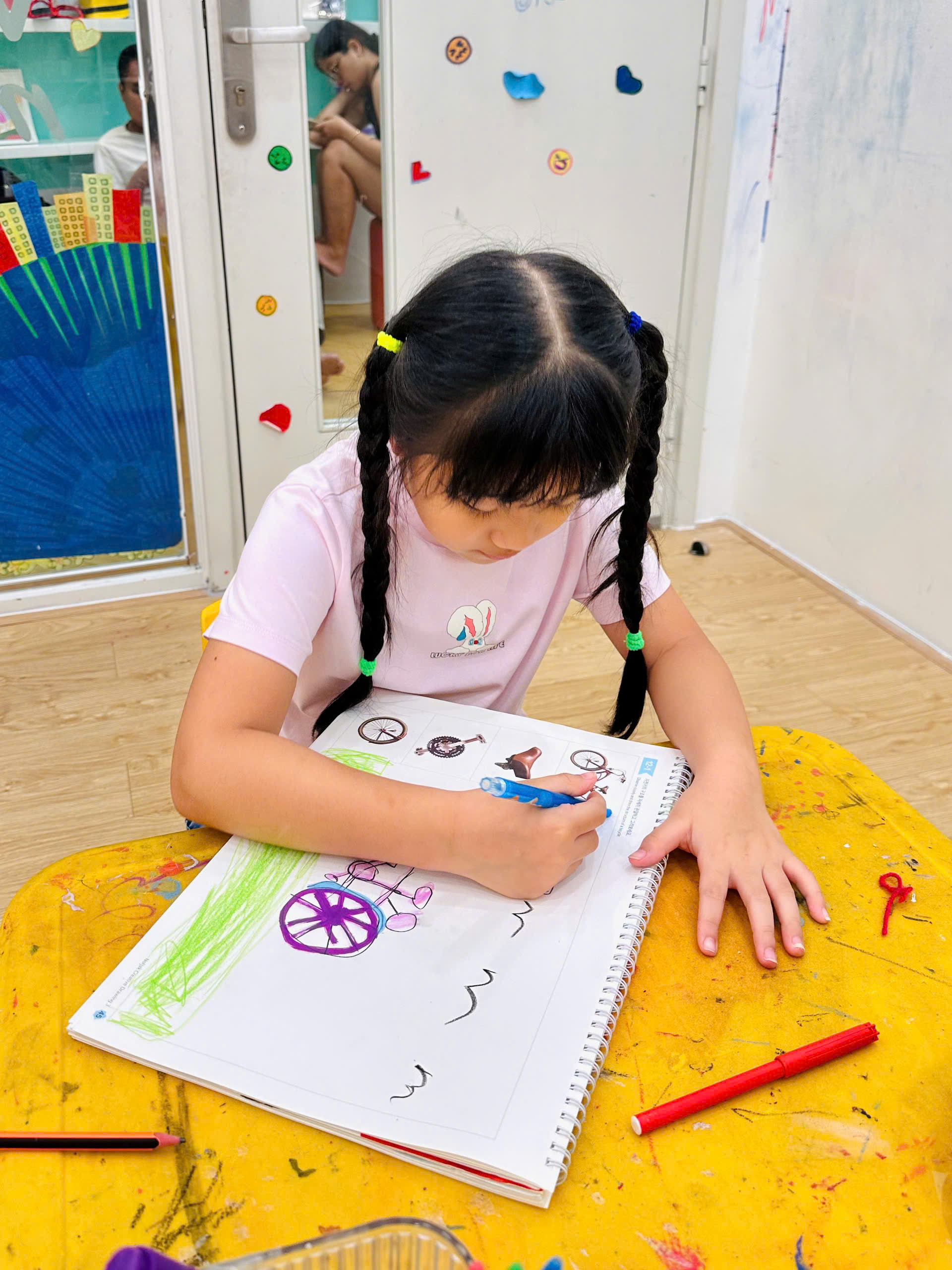 BƠ – NhỮng CÂu ChuyỆn ĐẦy MÀu SẮc Qua ChiẾc Xe ĐẠp