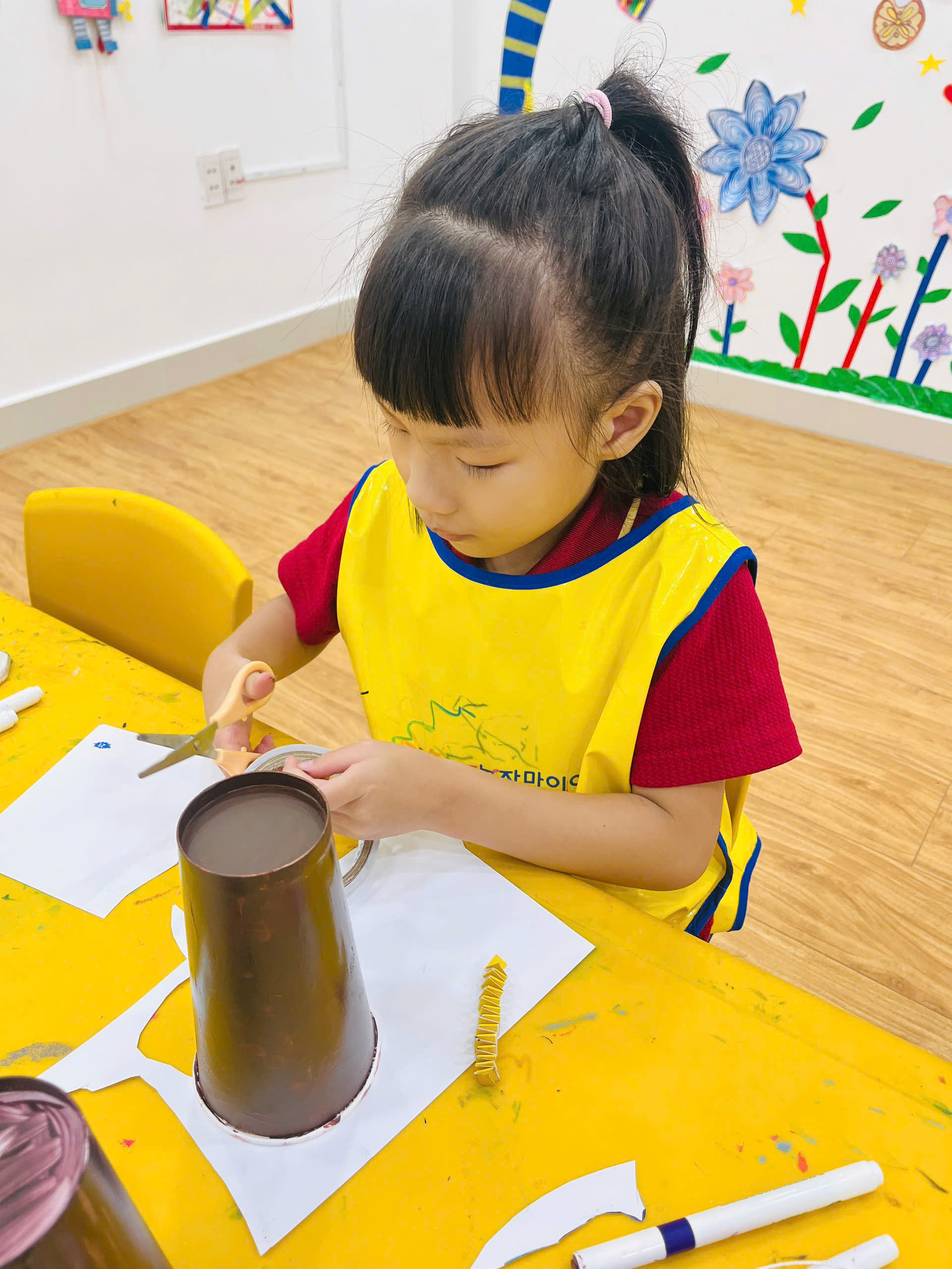 MIMI KHÁM PHÁ CHIM GÕ KIẾN BẰNG MÀU SẮC VÀ TRÍ TƯỞNG TƯỢNG