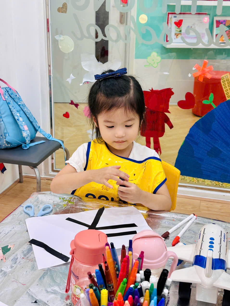 Bé Khám Phá Thế Giới Hình Học Qua Phong Cách Piet Mondrian