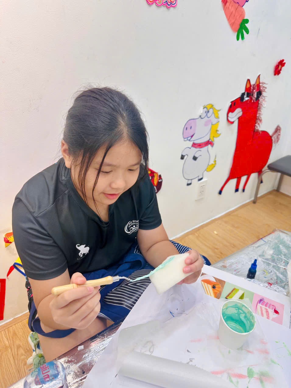 Bé Tự Tay Tạo Nên Những Chiếc Bánh Kem Ngọt Ngào