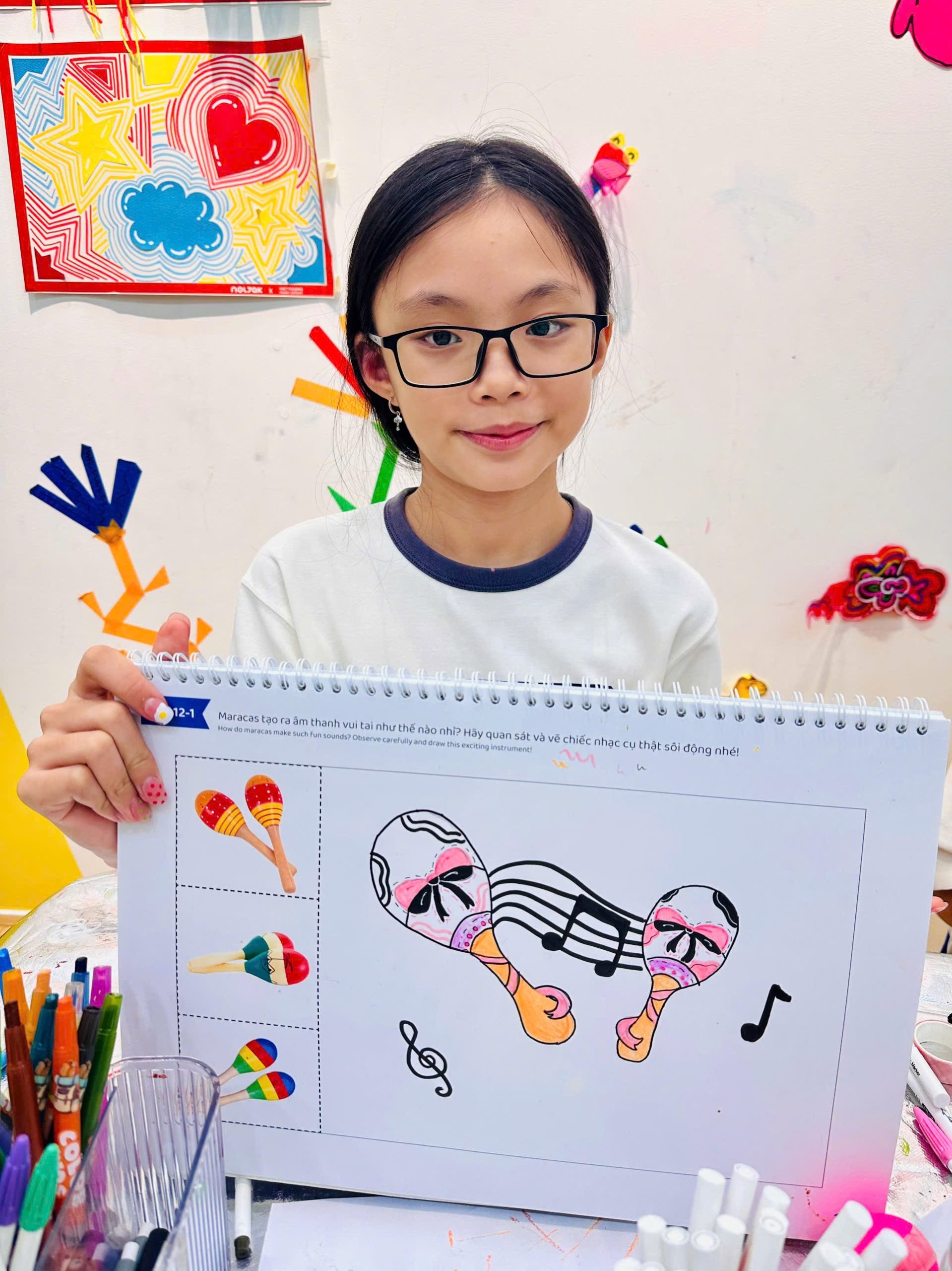 Bé Học Vẽ Maracas – Khám Phá Hình Dáng Và Nhịp điệu Qua Màu Sắc