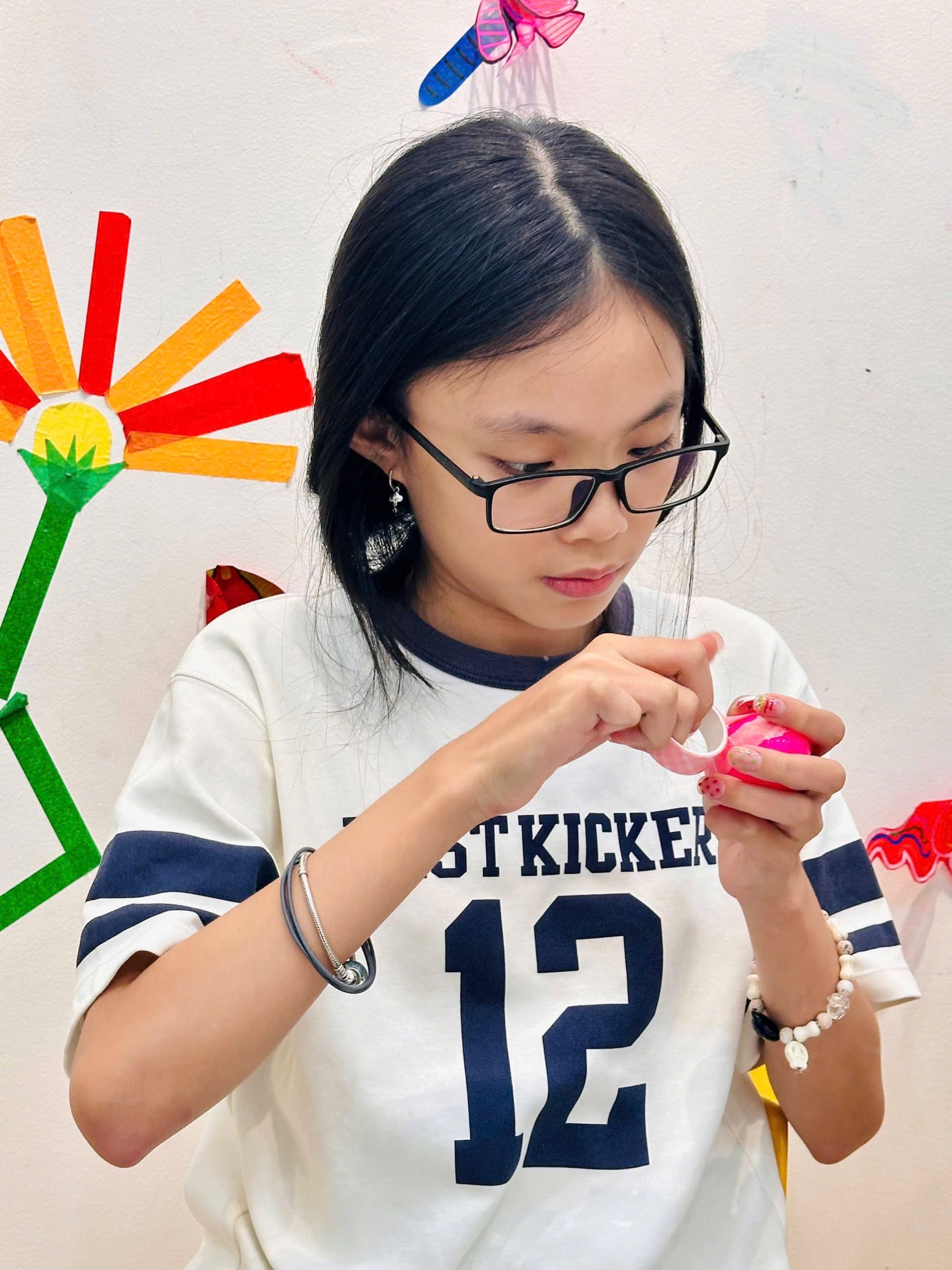 Bé Học Vẽ Maracas – Khám Phá Hình Dáng Và Nhịp điệu Qua Màu Sắc