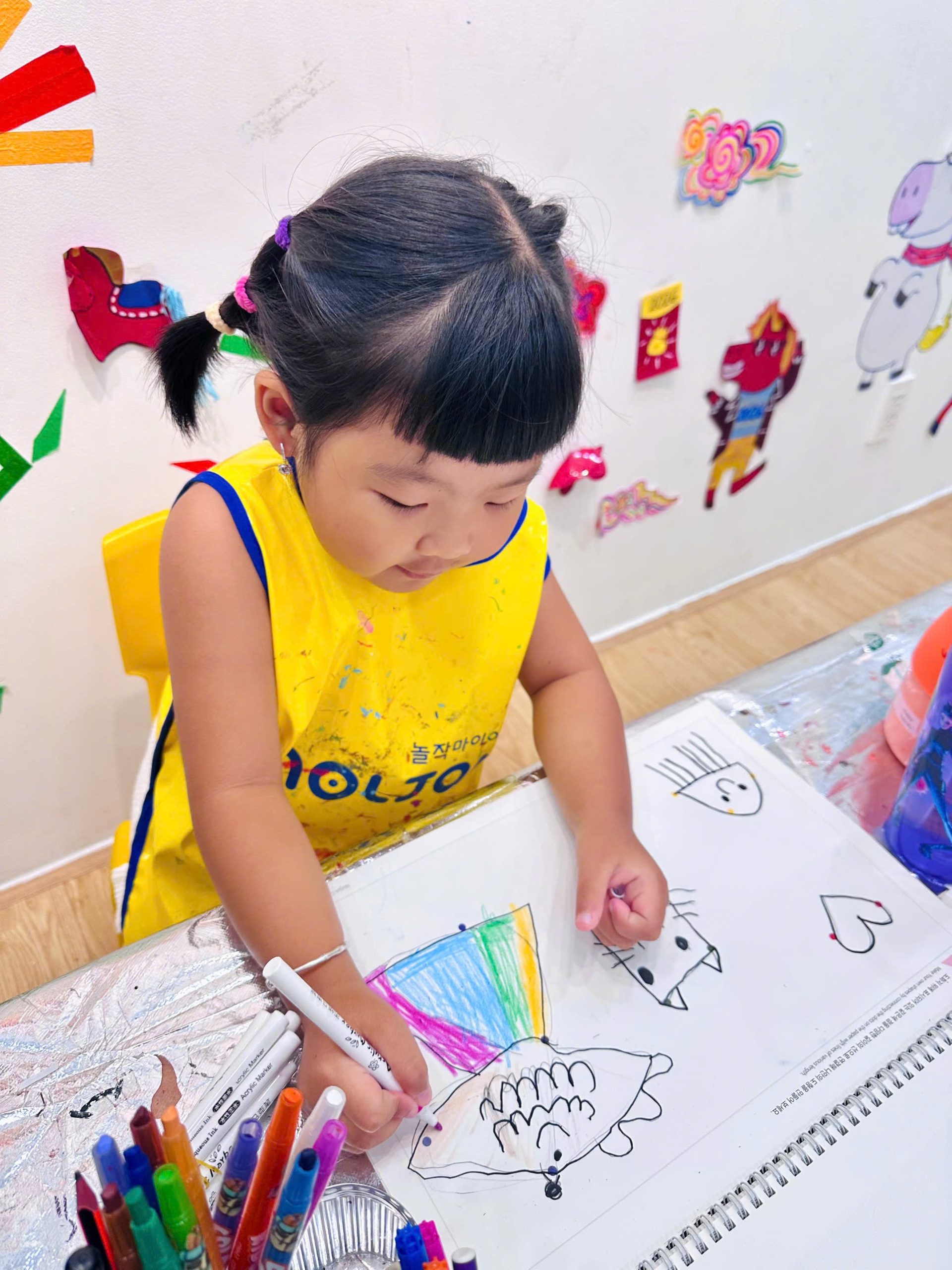 Khám Phá Màu Sắc Mạnh Mẽ Và Cá Tính